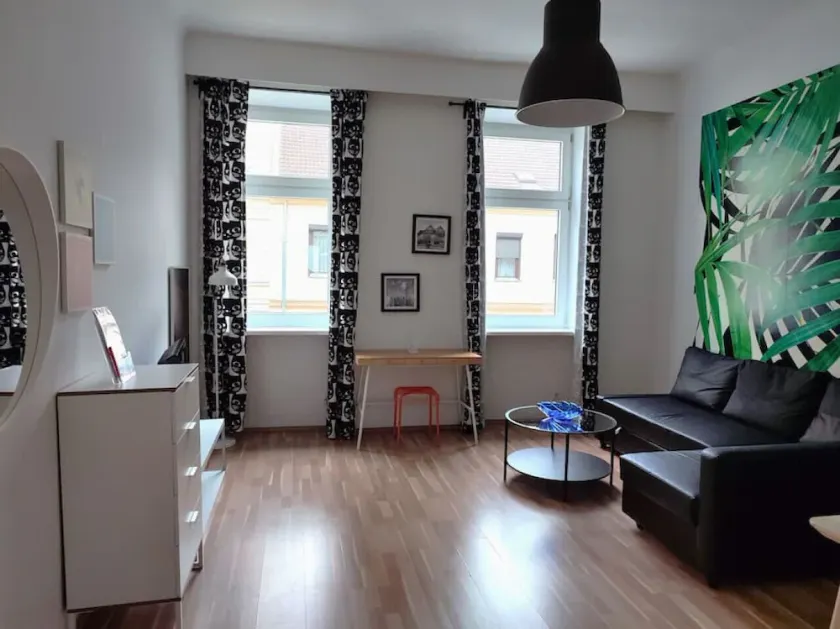 Cozy Apartment near Wien Hauptbahnhof - Image 1