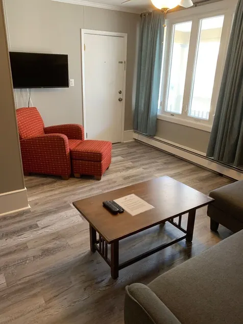 One Bedroom Apartment 250 feet to the boardwalk and beach! - Image 1