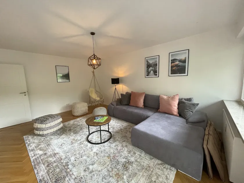 Modern vacation apartment \"La Fredo\" near Lake Starnberg, 5 minutes' walk to public transport - Image 1