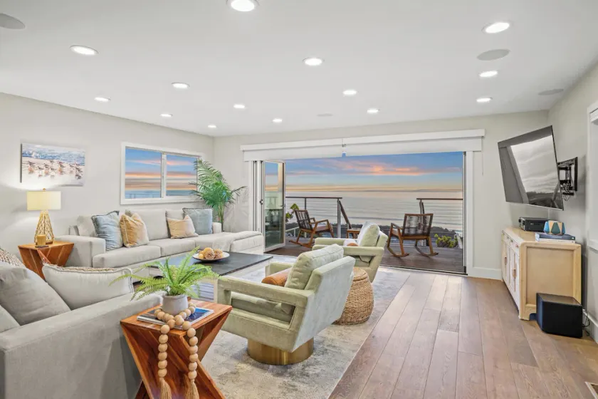 180° Whitewater Views, Pool & Hot Tub Near Beach - Image 1