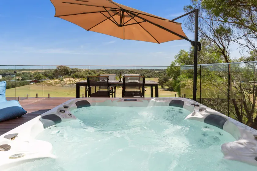 Moonah Link Views, Spa, Sunset, Linen, Wi-Fi, private and serene - Image 1