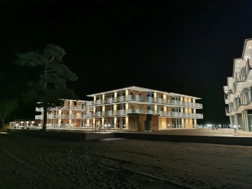 Lägenhet på stranden i Åhus med havsutsikt och bastu samt relax - Image 1
