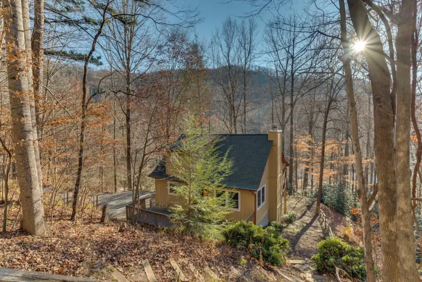 Bear Creek Cabin | Umgeben von Natur | 25 min. bei TIEC | 40 min. nach Asheville - Image 1