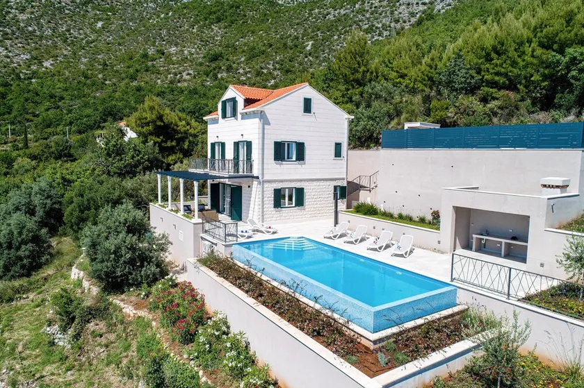 House Maro-infinty pool with splendid view - Image 1