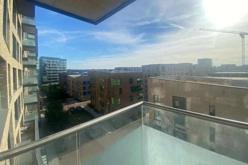 London Apartment-Next to 02- Balcony - Image 1