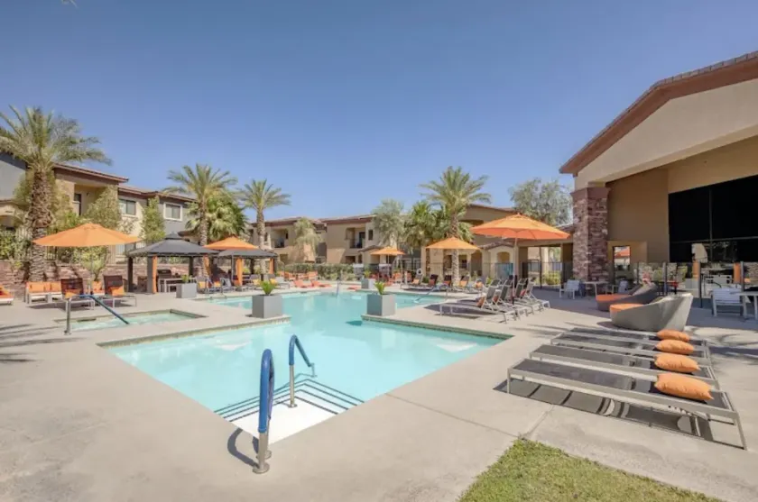 Nice luxury 2 bed 2 bath appartment - Image 1