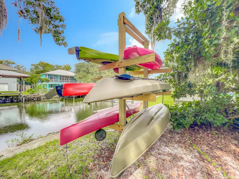 Dock • Kayaks •  Manatees • Waterfront 3/2 <2mi to Downtown • Pet Friendly - Image 1