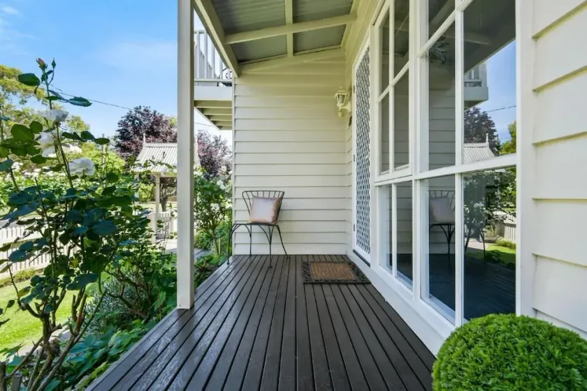One Bedroom, Two-Storey Apartment - Image 1