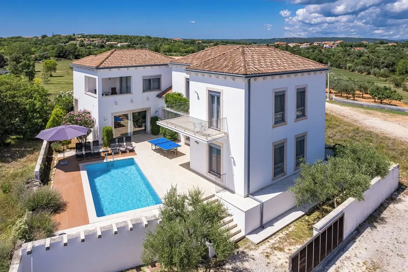 Herrliche Villa mit herrlichem Meerblick, beheizbarem Pool, 3 min zum Strand - Image 1