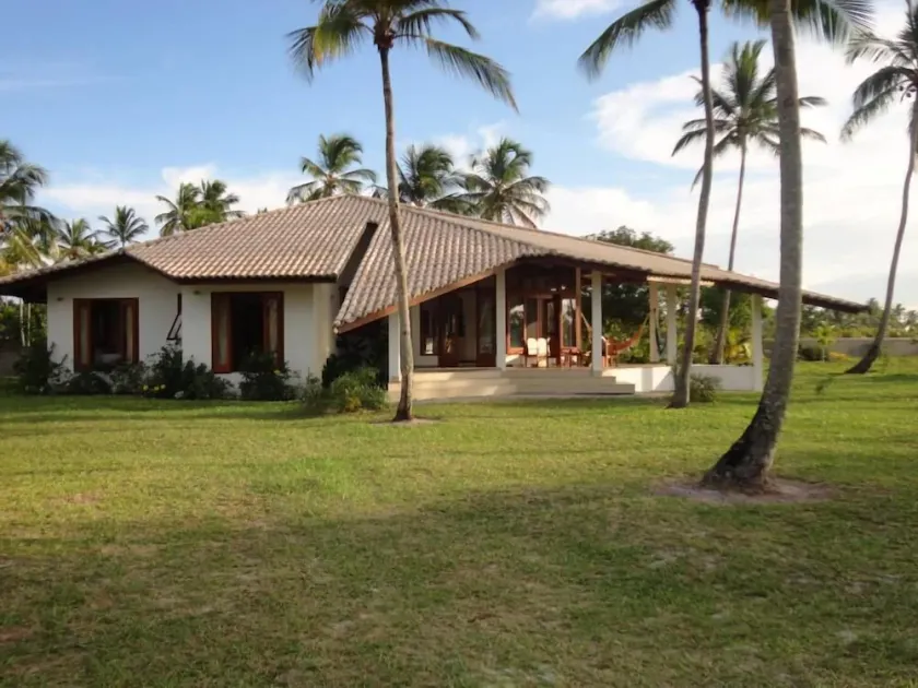 independent house in a private residence with pool and direct beach access - Image 1