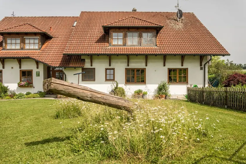 Holiday Apartment 1 on “Wagenberg” Farm with Mountain View, Wi-Fi & Garden - Image 1