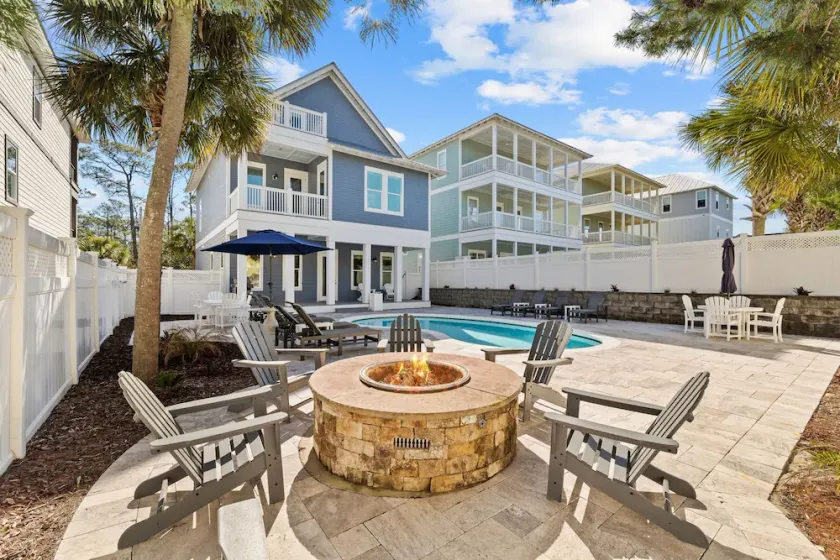 Heated Pool, LSV, Bikes, Fire Pit, Gulf View, 1 Min to Beach, Large Groups OK - Image 1