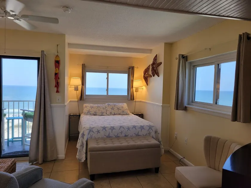 Gorgeous Gulf Front Corner Sunsuite! Indoor Pool!  Oct 17-24, is Available! - Image 1