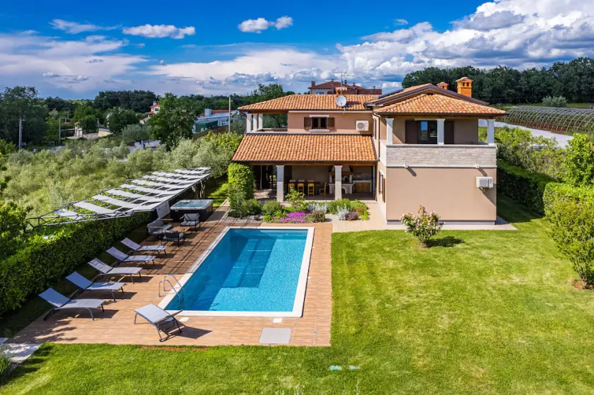 Villa Roza by Briskva - Image 1