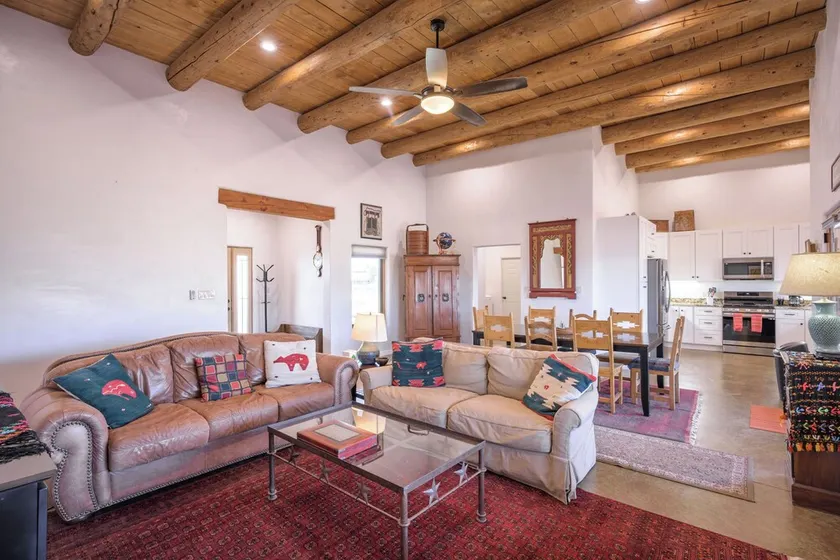 Spectacular mountain views from this near new home - Image 1
