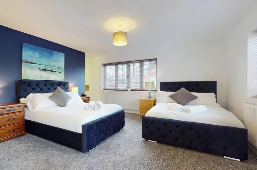 5-bedroom Home - Sleeps 16 - Ideal for Groups - Image 1