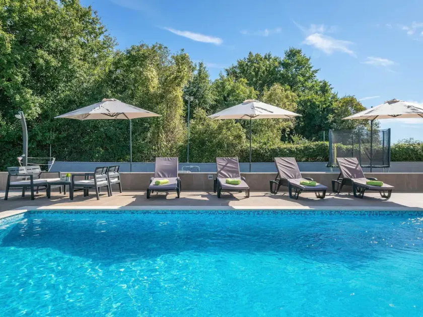 Wonderful private villa for 8 people with WIFI, A/C, private pool, TV and terrace - Image 1