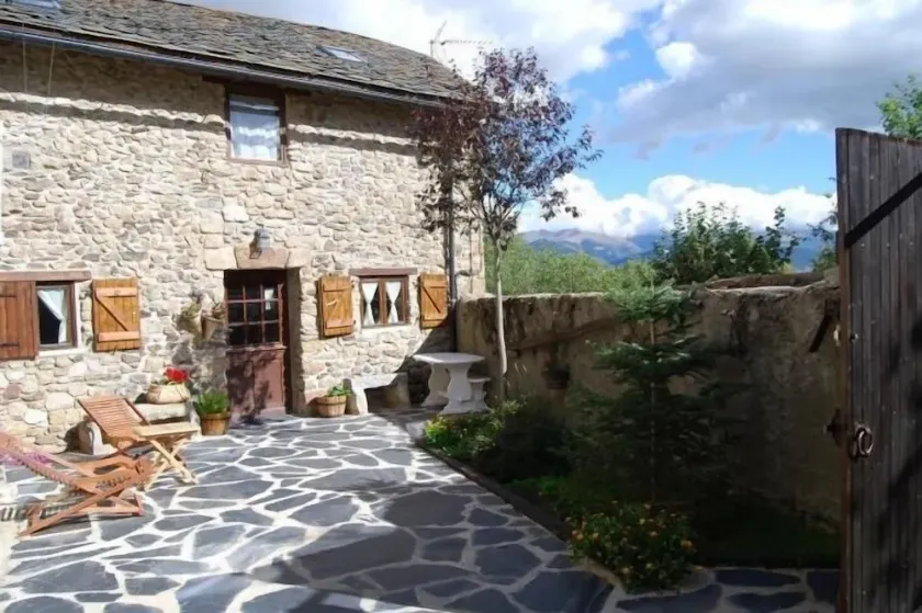 House 2 rooms Rustic, closeThermal Baths, Private Patio, BBQ and Views - Image 1