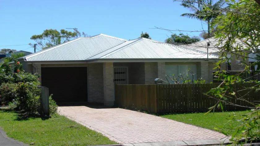 77 Roderick St Moffat Beach QLD - Image 1