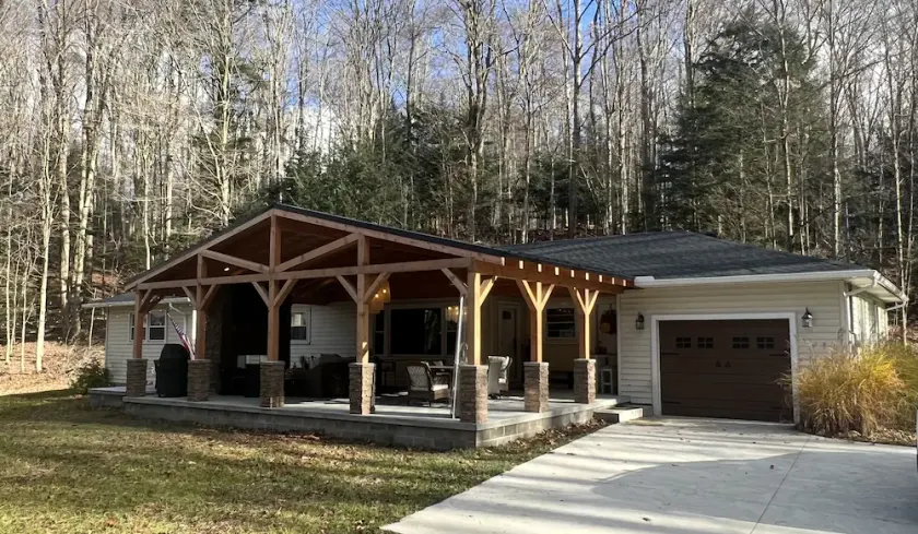 Findley Lake- Pfarrhaus- Enjoy 4 seasons of skiing, snowmobiling and the lake. - Image 1