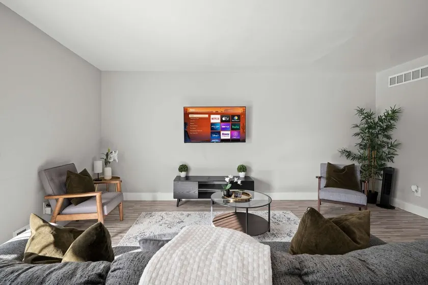 A Unique 2BR 2BA Stay - Image 1