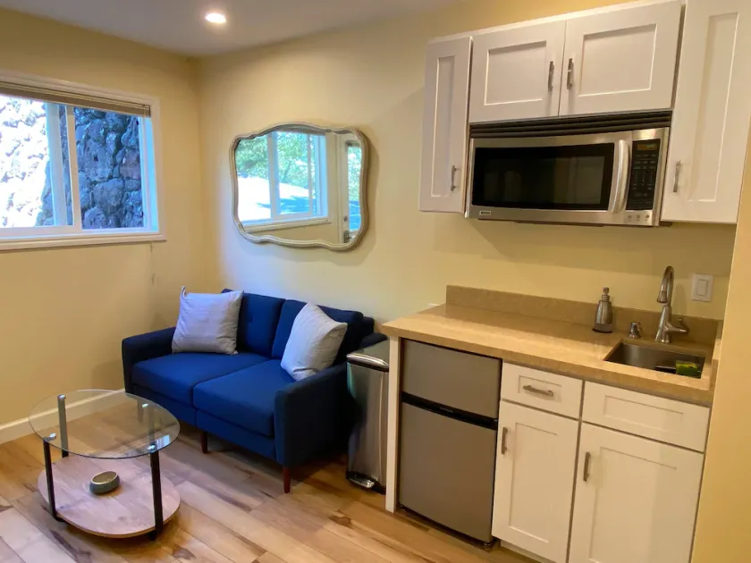Pristine Studio—Walk to SF Bay & State Park! With A/C! - Image 1