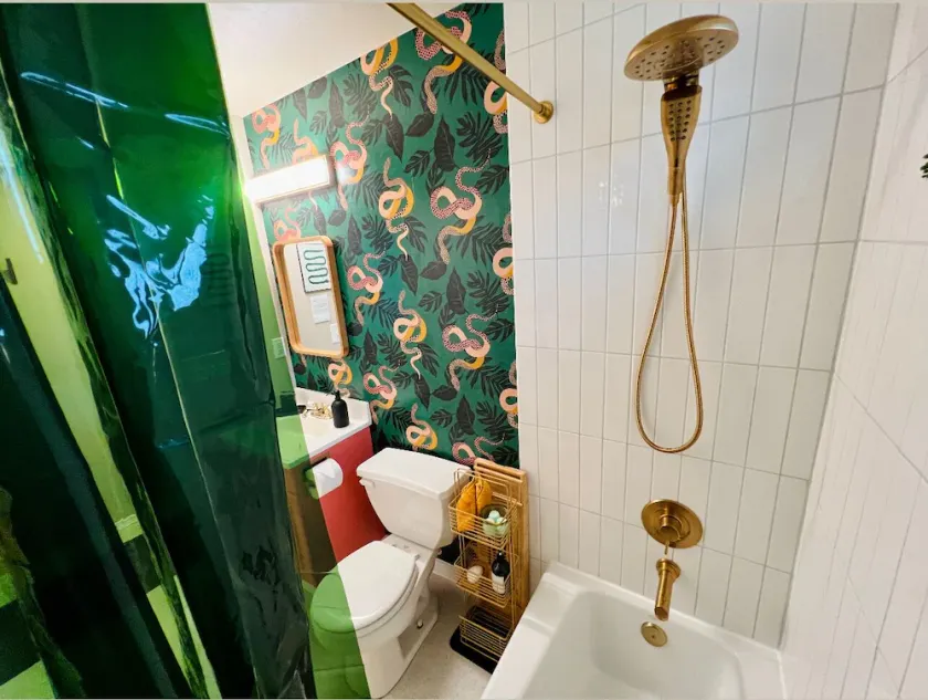 Glamorous PRIVATE SUITE 1BR/BA near Downtown - Self Check - Image 1