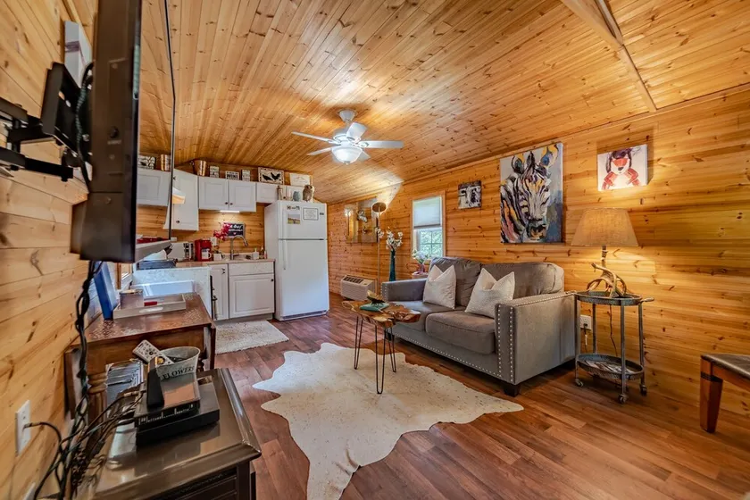 Apple Blossom Cottage Of Gettysburg.  Hot Tub is an Add on Fee - Image 1