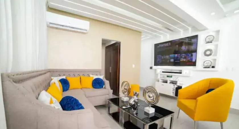 Tower Rialto | A Cozy Getaway - Image 1