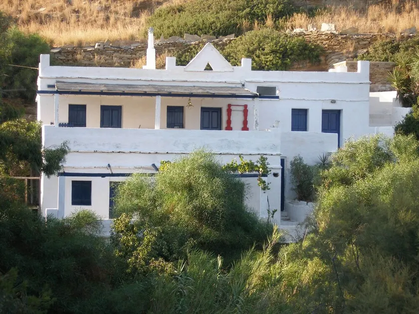 House with sea view and beach - Image 1