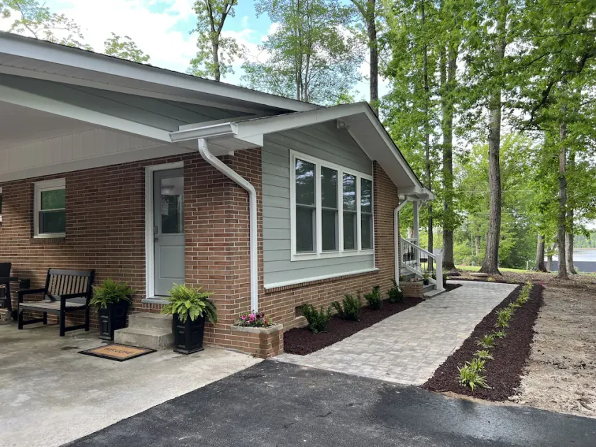 *Stunning Waterfront Views! PVT Deep Water Dock - Image 1