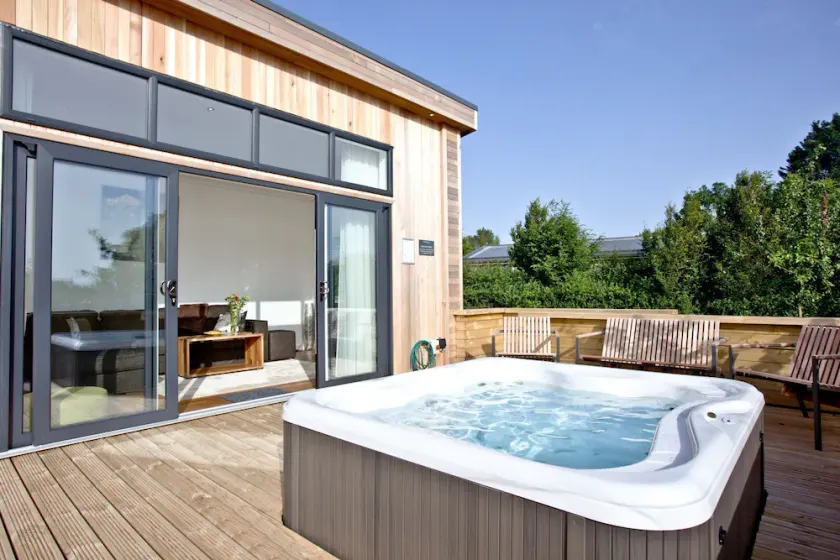 Un lodge con capacidad para 4 personas en 2 habitaciones. - Image 1