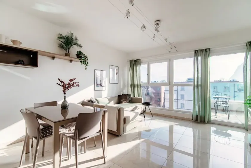 Flat with balcony 5 minutes from the centre of Lugano (PARCO 13) - Image 1