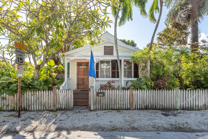 Eliza's Secret - Elegant Tropical Oasis with Private Pool & Guest House - Image 1