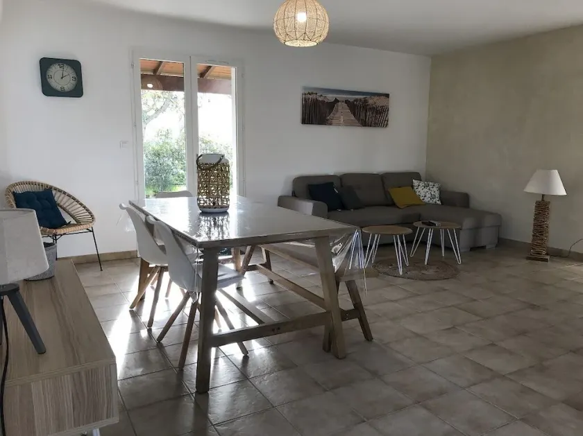Renovated house, 300m from the beach, with a boule court - Image 1