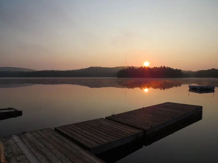 Fantastisk privat ö på vackra Clear Lake bara några minuter från Huntsville - Image 1