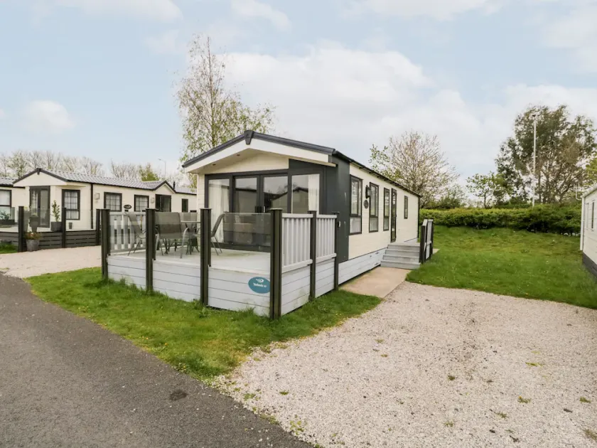 NUMBER 10, pet friendly, country holiday cottage, with pool in Warton - Image 1