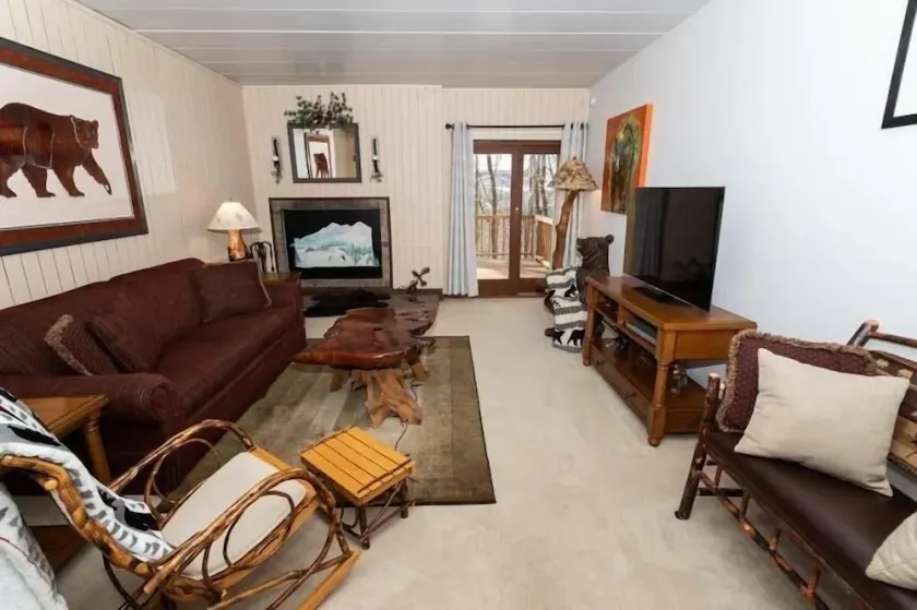 Cozy Seven Springs 1 Bedroom Deluxe Condo Sleeps 4 - Image 1