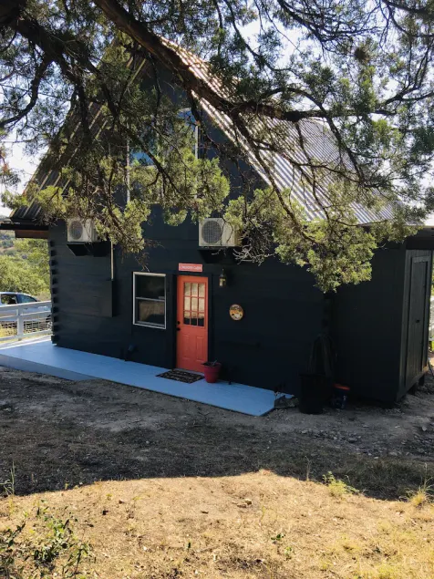 Modern LONGHORN CABIN with views-Near Hidden Falls Park-2 acres, 2 min to lake - Image 1