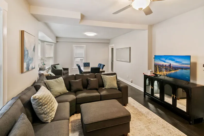 Experience Modern Living & Short Walk to Downtown - Image 1