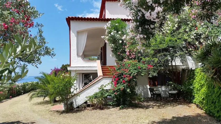 Villa Anna - Apartment with a stunning sea view just minutes from the beach - Image 1