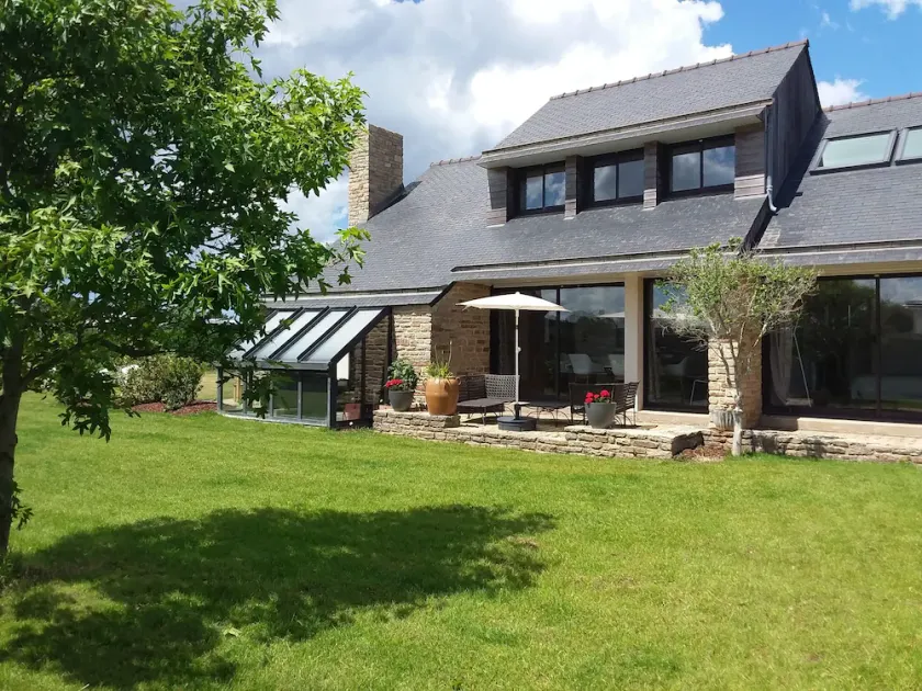 PROPERTY 100 M FROM THE BEACH - Image 1