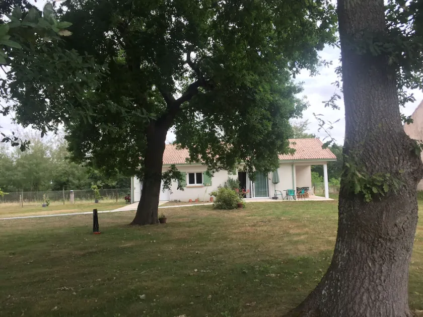 3-star meublé de tourisme on 1000m2 of wooded grounds - Image 1