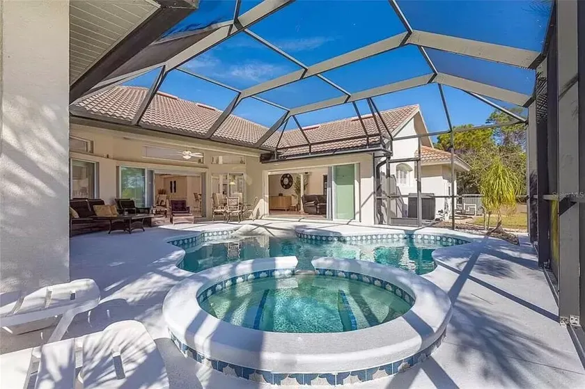 Large house with heated walk-in pool near beaches! - Image 1