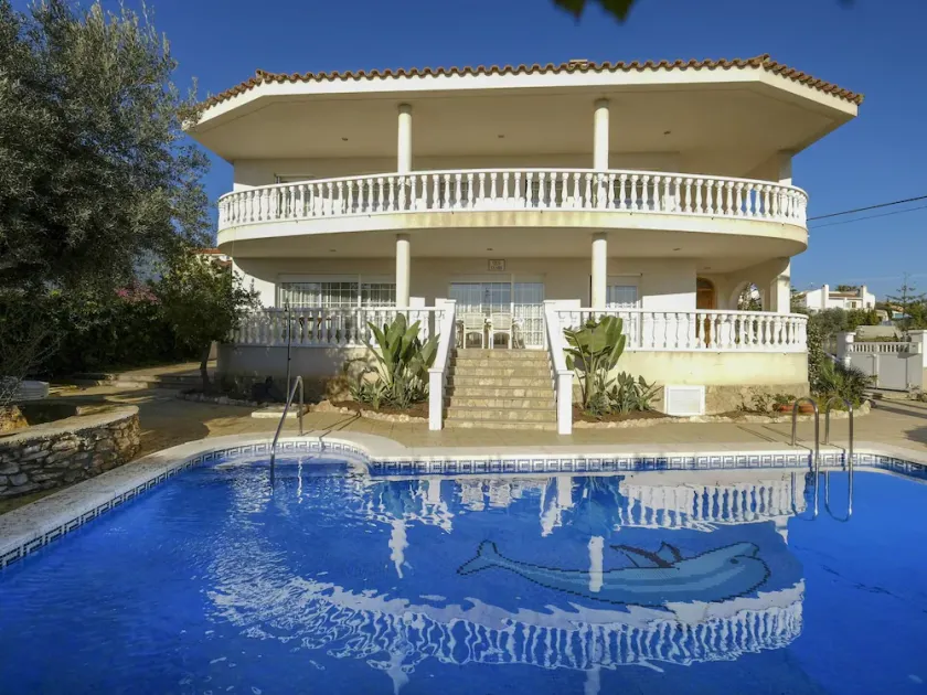 Smuk privat feriebolig for 12 personer med privat pool, WIFI, TV og gårdhave - Image 1