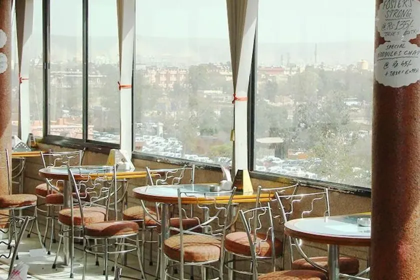 Hotel Sweet Dream - Image 1