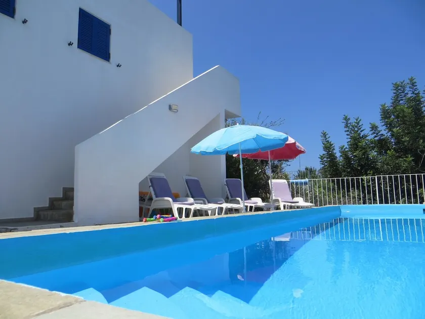 Belle villa individuelle de 3 chambres avec piscine donnant sur une oliveraie - Image 1