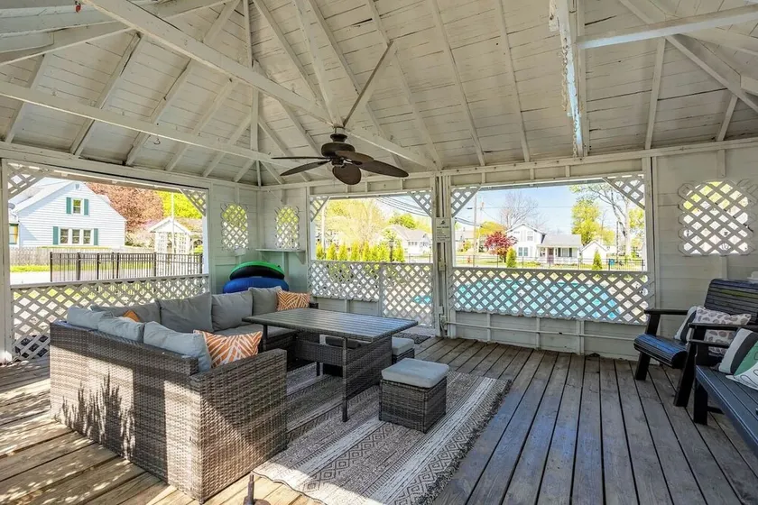 Old Plat Homestead -pool & walk to beach - Image 1