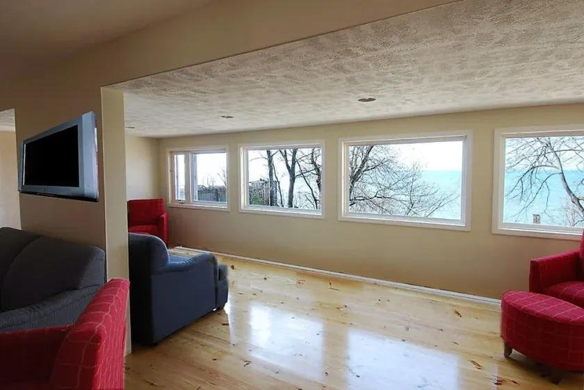 10Bedroom 4Bath Whirlpool Master Bed Private Lake Access AC, Wifi, Cable, Fire pit - Image 1