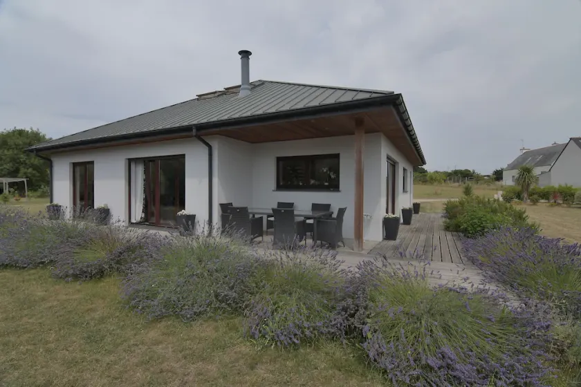 Residence with 8000 m2 private garden 5 minutes from the beach - Image 1